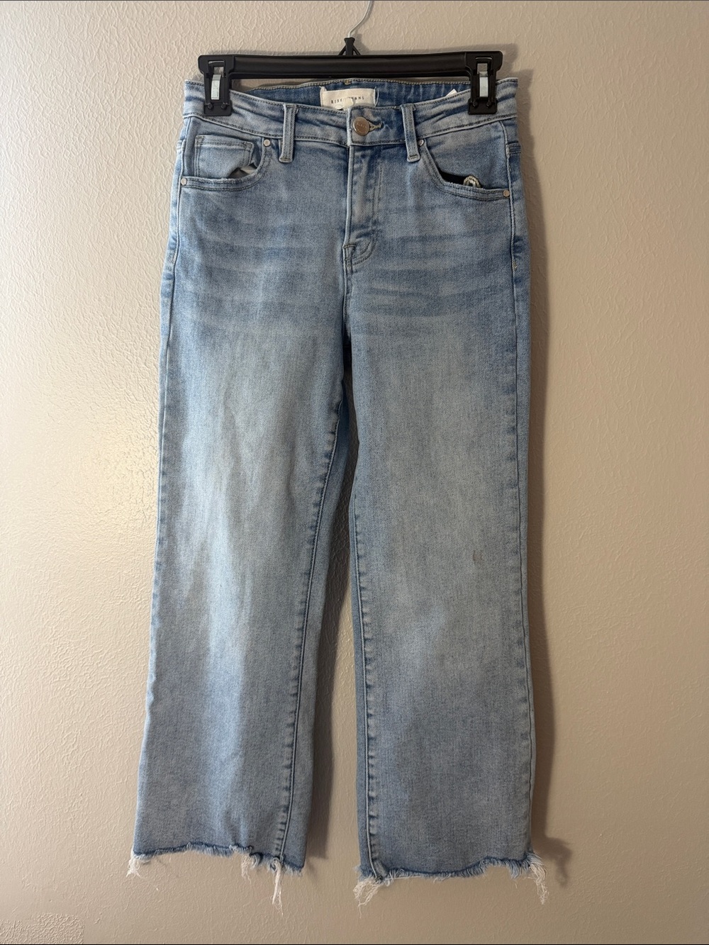 Wide-Leg Light Blue Frayed-Hem Women's Jeans (can fit bigger)